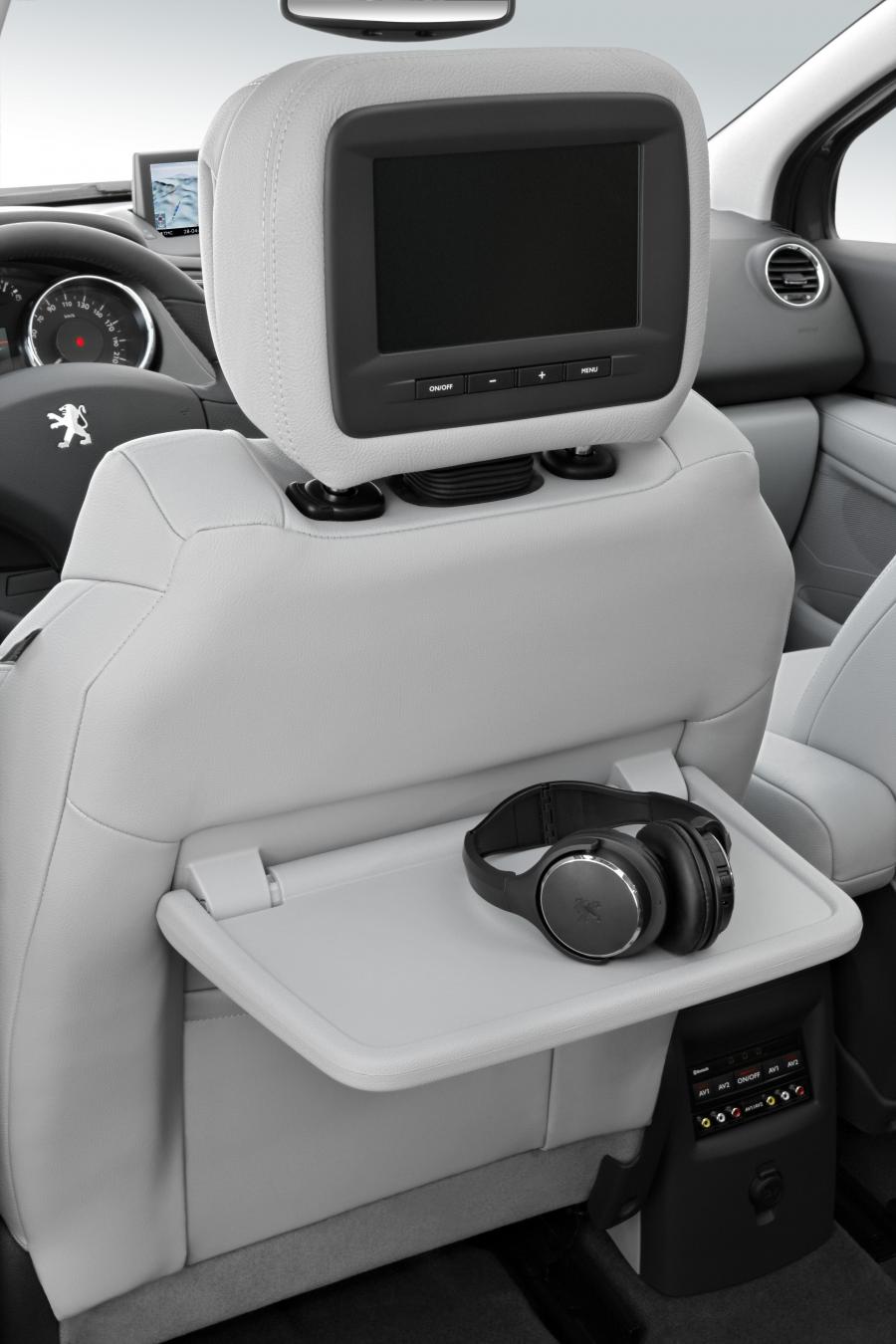  Peugeot 5008 2009 года  (фото 10 из 122)